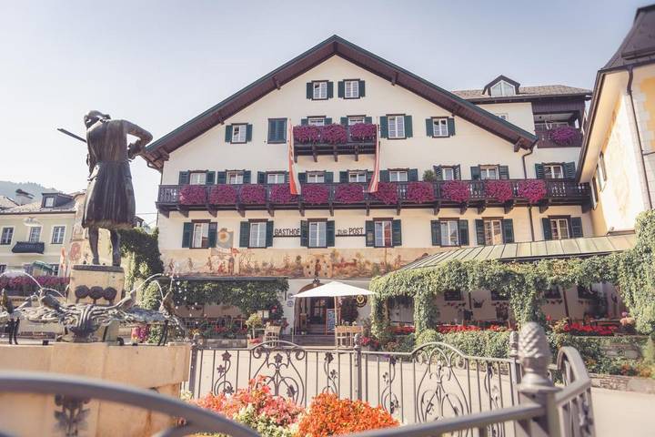 Hotel für 4 Personen, mit Pool und Ausblick sowie Terrasse und Sauna in St. Gilgen