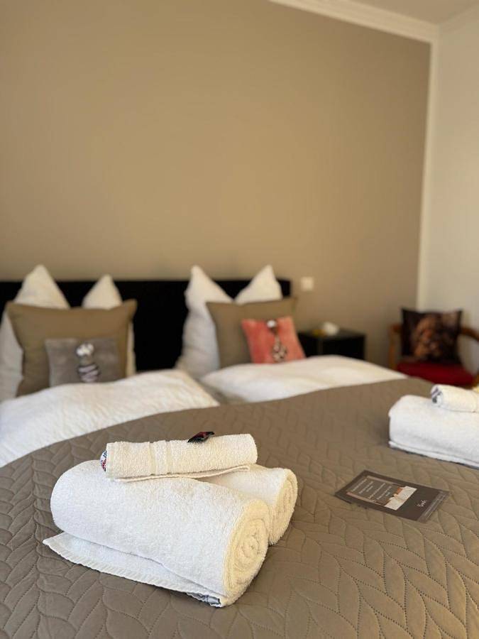 Ferienwohnung für 6 Personen, mit Terrasse und Garten sowie Ausblick in Weikersheim - 4