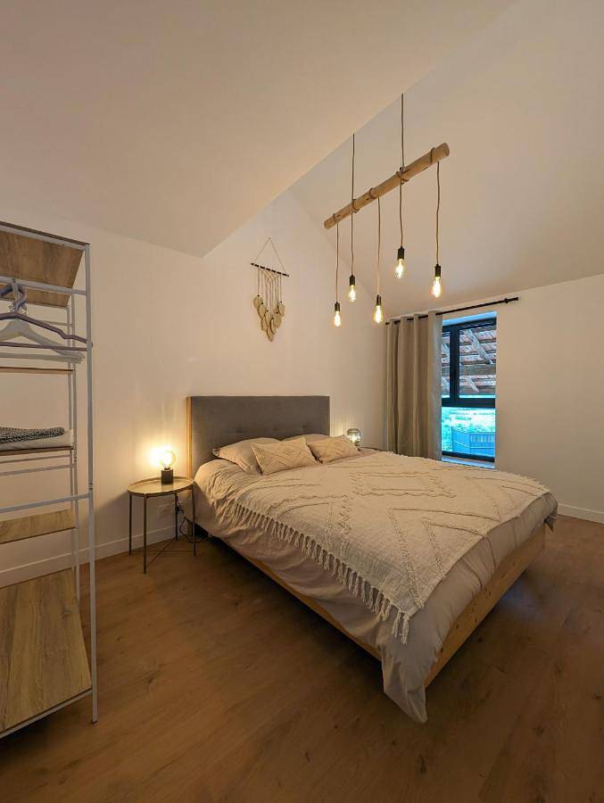 Appartement entier, Two-Bedroom Apartment in Chanaz, Région de Chambéry
