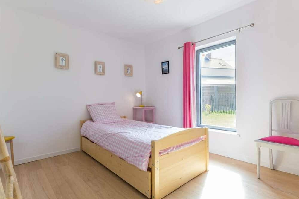Casa contemporánea, jardín privado, cerca de la playa, ¡ideal para familias y amigos! in Saint-Vaast-la-Hougue, Región de Cherbourg
