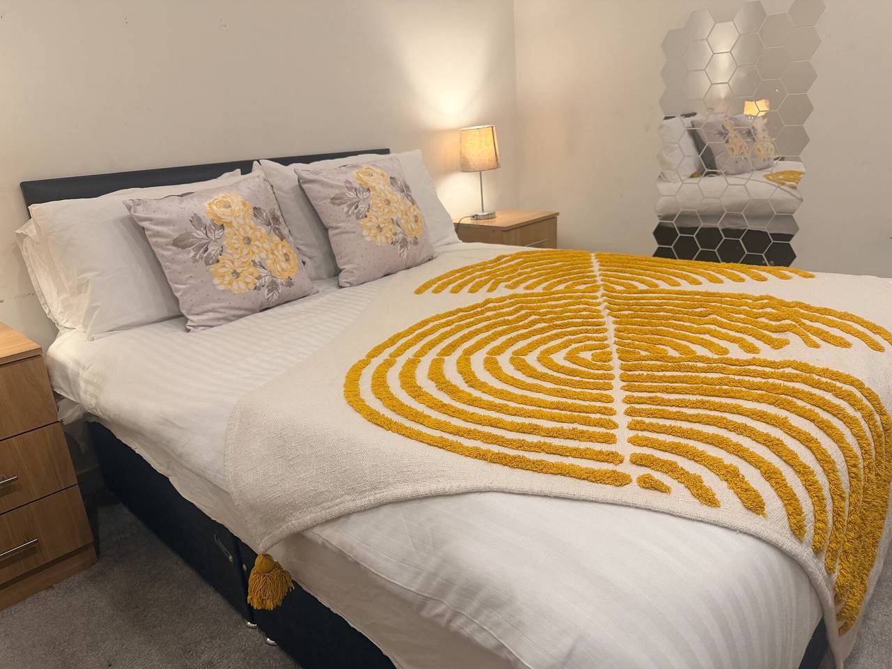 Apartamento entero, Descuento semanal y mensual apto para contratistas de 2 dormitorios in Bradford, Yorkshire del Oeste