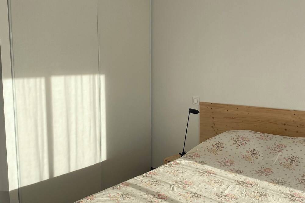 Appartement entier, Appartement T2 rez-de-jardin à 5 minutes de la mer et 2 minutes de tout commerce in Ghisonaccia, Arrondissement de Corte