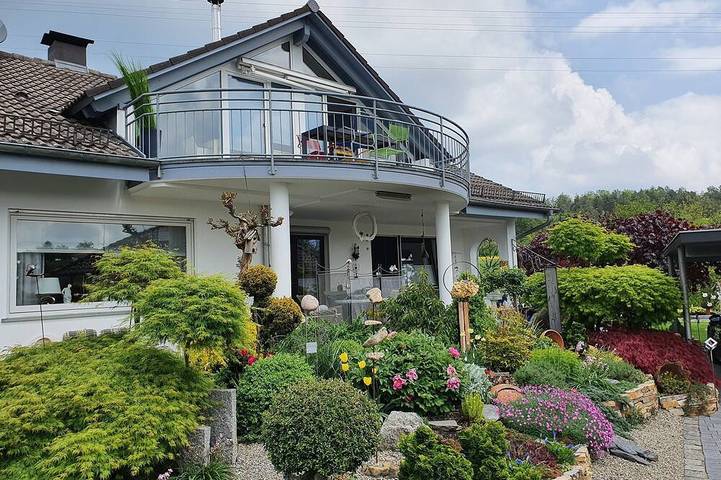 Ganze Wohnung, Idyllische moderne Ferienwohnung mit zwei Balkonen und Klimaanlage in Bermatingen, Region Bodensee-Oberschwaben