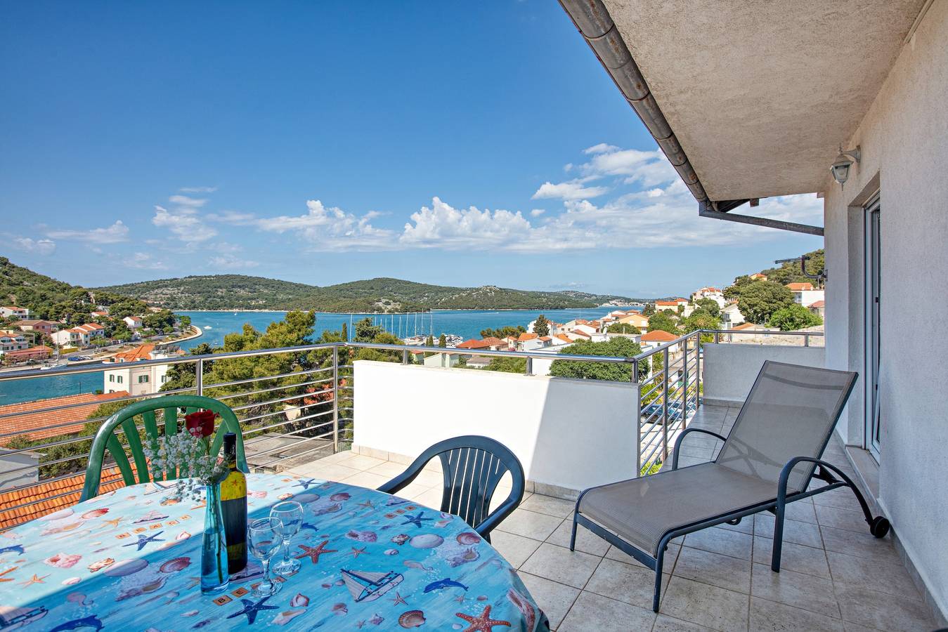 Entire apartment, One bedroom apartment with terrace and sea view Tisno, Murter A-4295-c in Tisno, Dalmatian Mainland