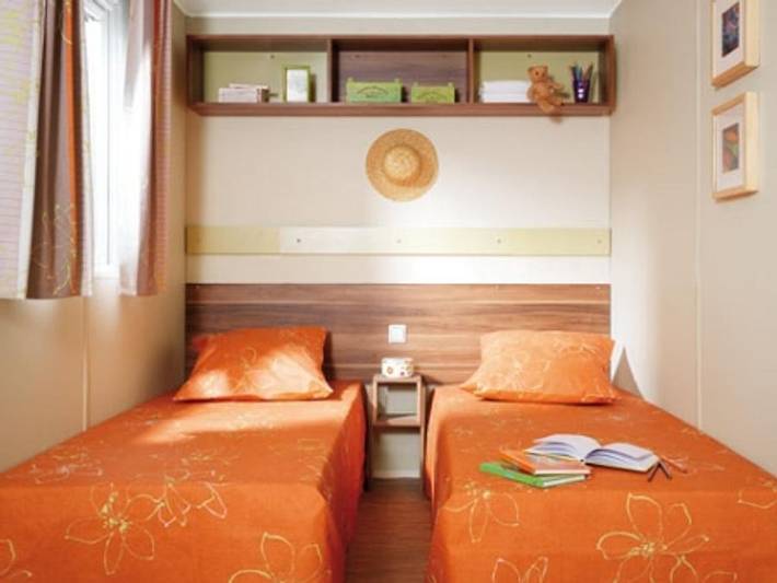Camping De La Vallée - Mobilheim 6 personen - Mobilheim Riviera 35m² Klimatisiert + halbüberdachte Terrasse 15m² in Saint-Jean-Pla-de-Corts, Mittelmeerküste (Frankreich)