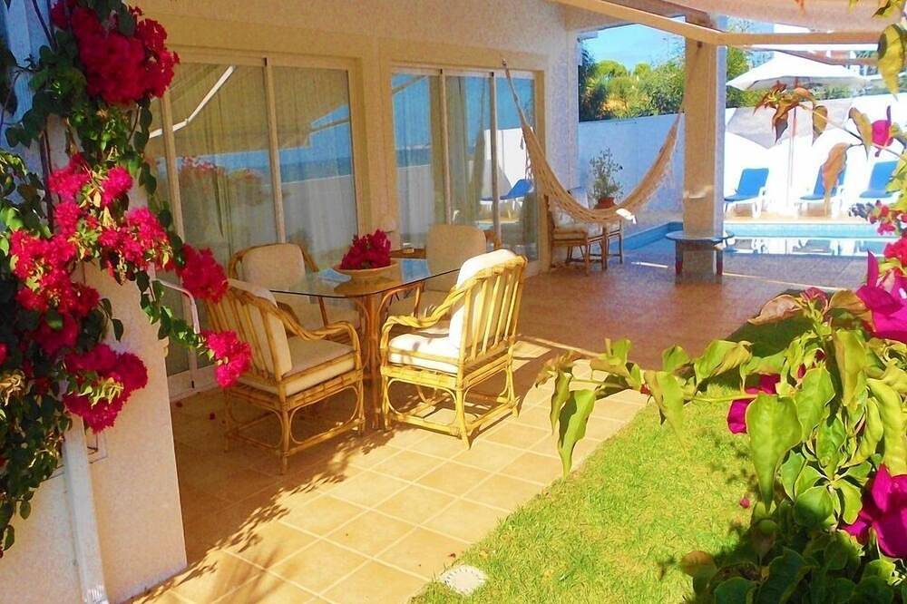 Ganze Wohnung, Appartement am Meer mit eigenem Pool, Grill und Meerblick in São Sebastião, Lagos