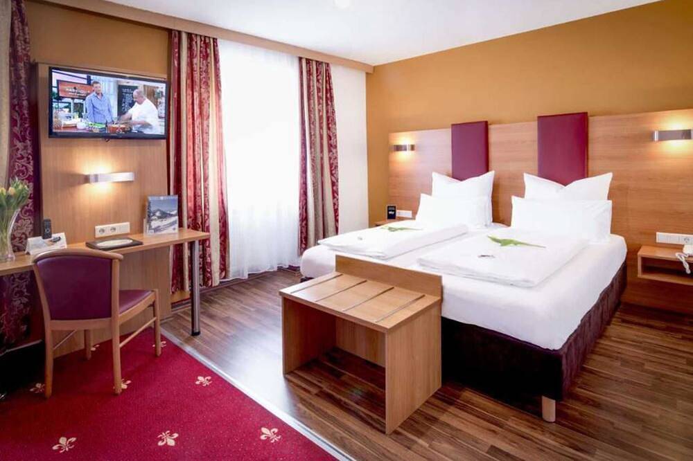 Einzelzimmer - Hotel Burgschmiet Gmbh in Nuremberg, Franconia