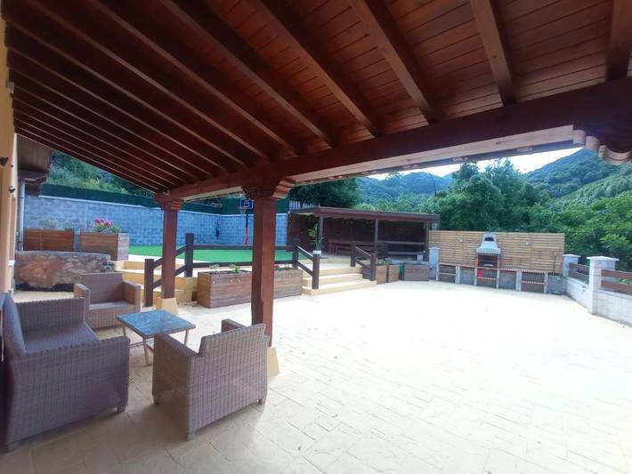 Casa rural para 20 personas, con Balcón y Terraza además de Jardín y Vistas en Laredo - 2