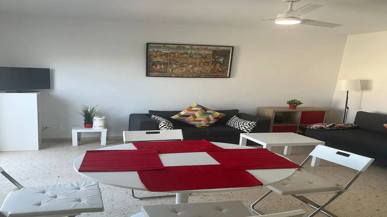 Entire holiday apartment, Holiday apartment for 3 people with pool in Retamar, Almería