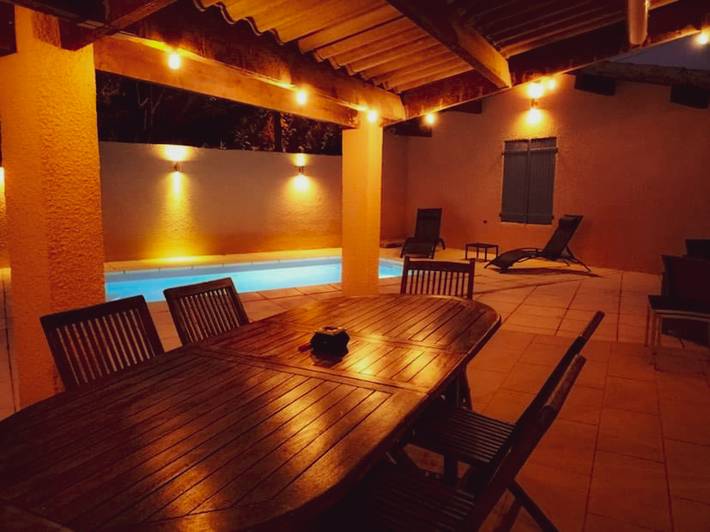 Location de vacances pour 9 personnes, avec piscine et jardin à Tourbes - 2