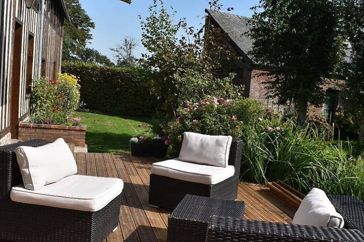 Location de vacances pour 8 personnes, avec jardin et terrasse à Gouchaupre