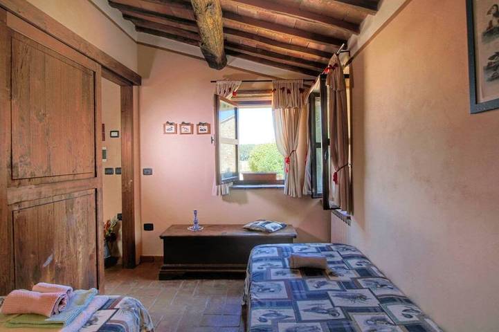 Hütte in Todi mit Pool und Terrasse in Todi, Perugia Provinz