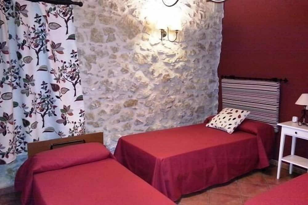 Casa Rural La Alquería del Pilar for 6 people in Banyeres de Mariola, Alicante Inland
