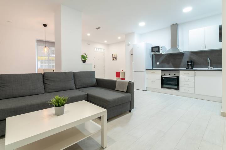 Ganze Wohnung, Apartment „Alison’s“ mit Klimaanlage und Wlan in El Barrio, Alicante