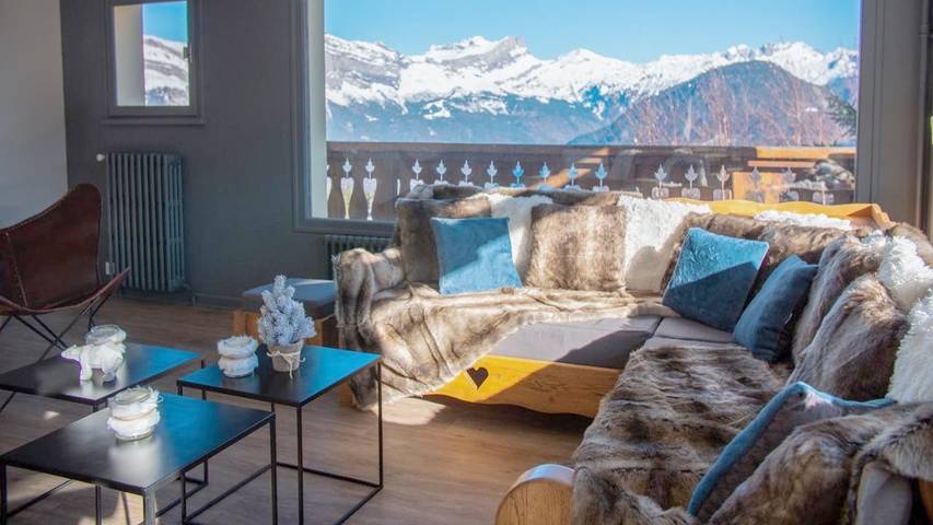 Hôtel pour 4 personnes, avec sauna et terrasse ainsi que piscine et vue, animaux acceptés