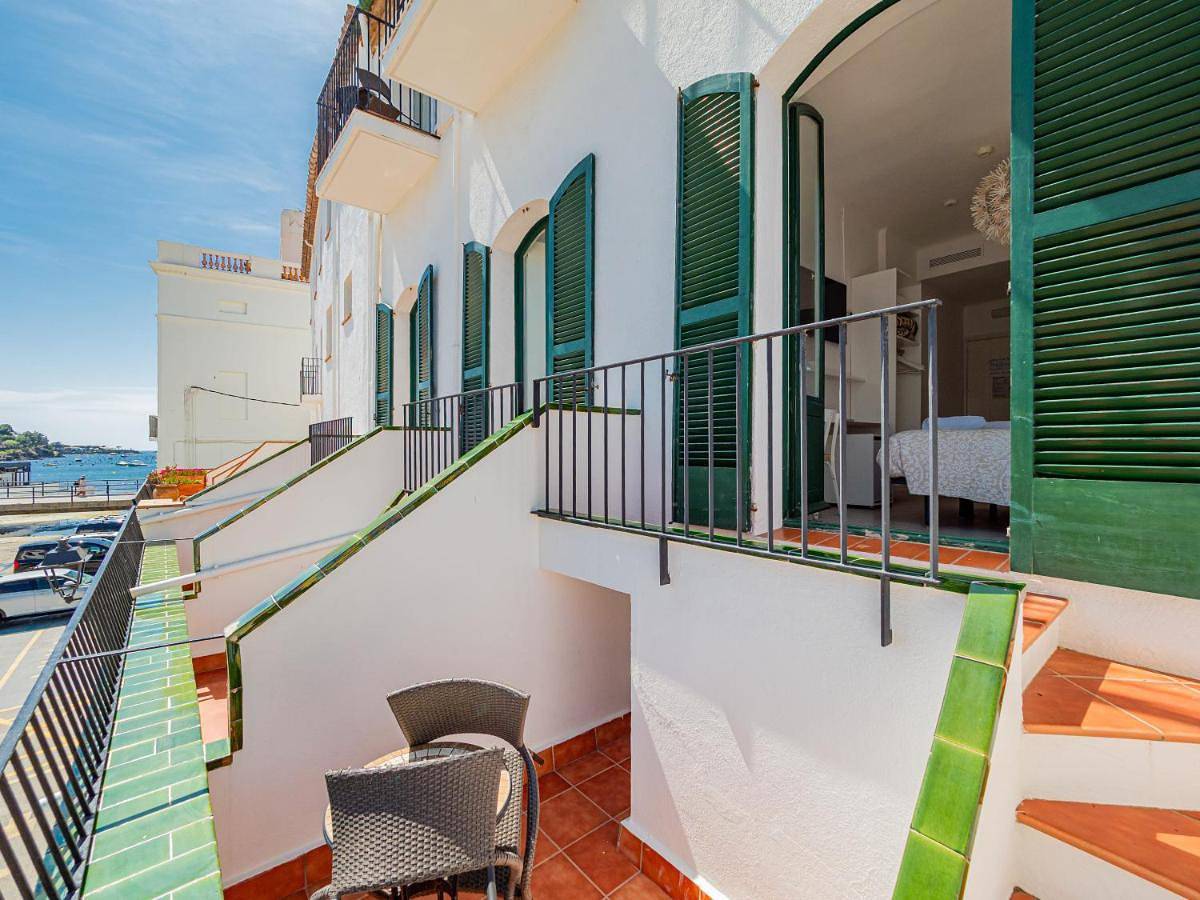 Hostal Marina Cadaqués in Platja del Port d'Alguer (Cadaques), Cadaqués