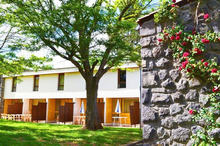 Parc de vacances pour 4 personnes, avec piscine et jardin en Auvergne - 3