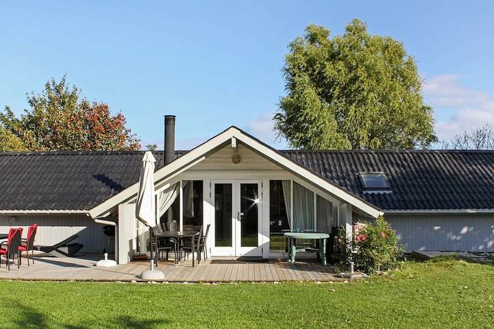 Ferienhaus für 8 Personen, mit Garten und Terrasse sowie Whirlpool und Sauna in Mommark