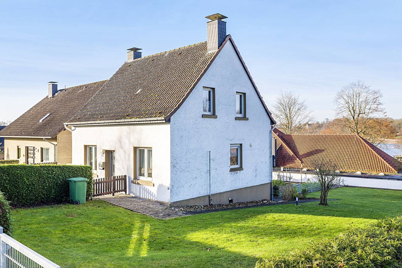 Ferienhaus Knappstein mit gemeinsamer Terrasse, Garten und Wlan in Möhnesee, Kreis Soest