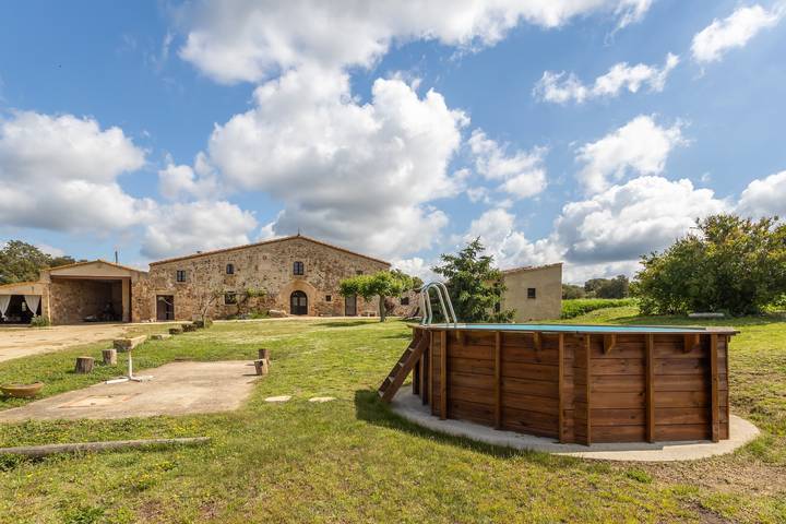 Casa rural para 14 personas, con Jardín El Gironés