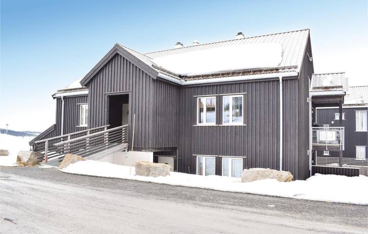 Gîte pour 8 personnes, avec terrasse dans Sjusjoen