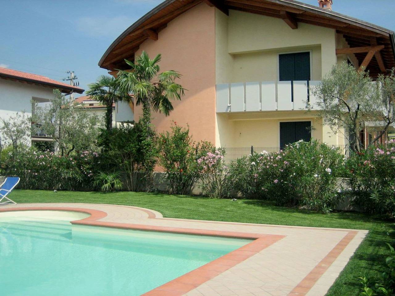 Charmanter Rückzugsort am Seeufer in Lazise, Gardasee-Berge