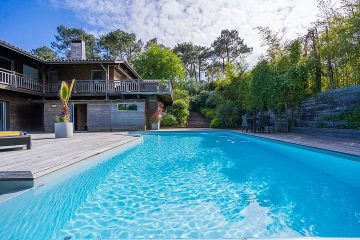 Location de vacances pour 10 personnes, avec terrasse ainsi que sauna et jardin dans Pyla Plage - 3