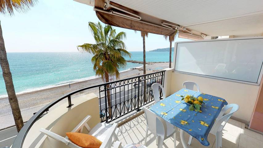 Gîte pour 6 personnes, avec vue sur l’océan ainsi que balcon et balcon/terrasse dans Plage Du Borrigo Menton - 2