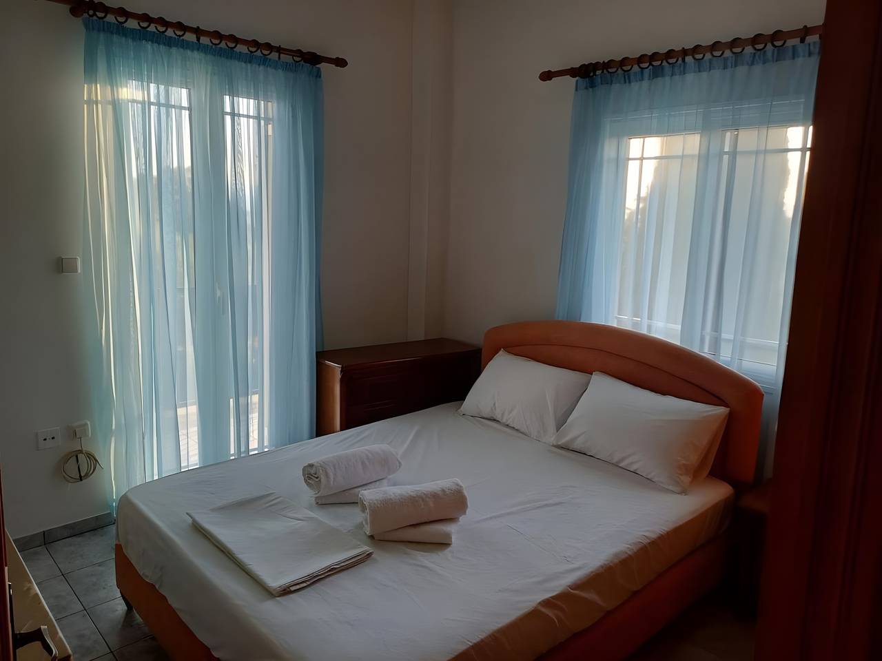 Yiannis & Ria’s Farmhouse—Country Retreat with Garden, Orchard, Countryside Views & Sunset in Kalamata, Messenia region