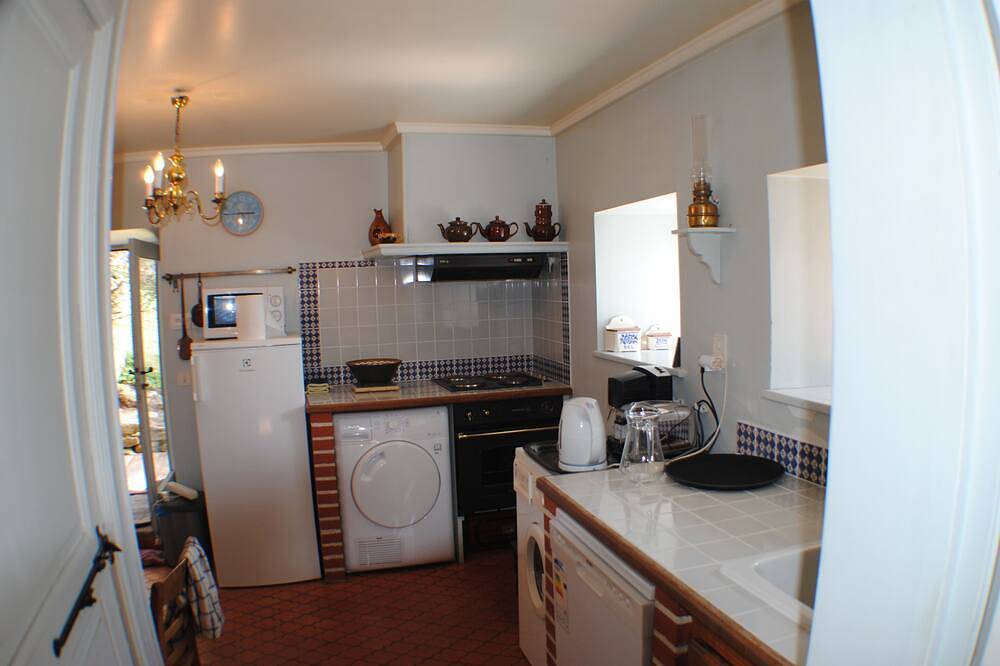 Maison campagnarde ,parc clôturé,altitude 1025m in Saint-Pierre-la-Bourlhonne, Région d'Ambert
