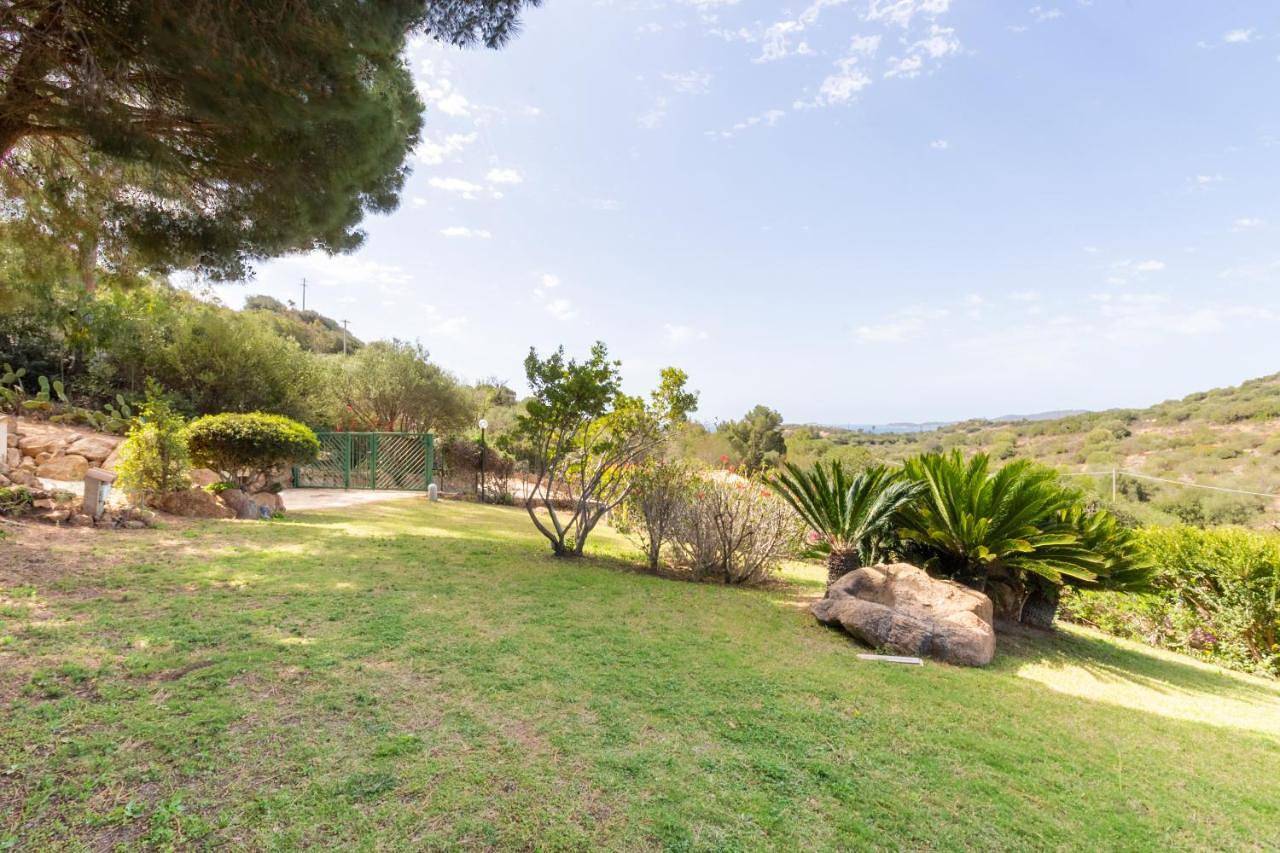 Villa Maffi - spaziosa, vista mare e parcheggio in Villasimius, Cagliari Provinz
