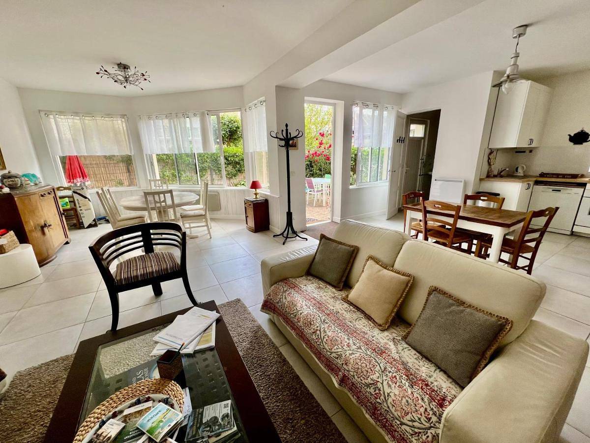 Three-Bedroom House in Ouistreham, Région de Caen