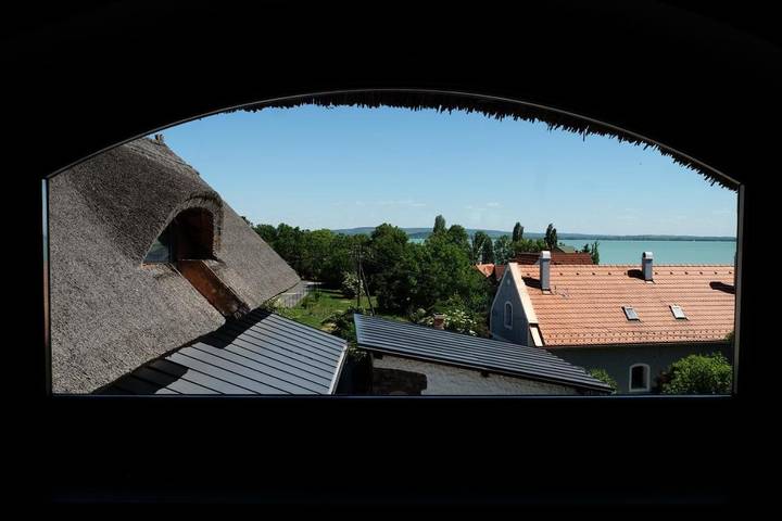Ferienhaus für 2 Personen, mit Garten und Balkon sowie Seeblick und Ausblick in Revfülöp - 3