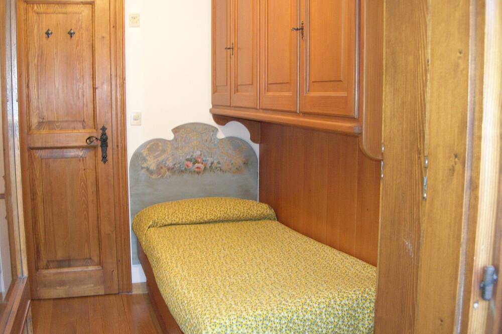 Ganze Wohnung, Cortina Amazing View! Luxury Chalet 5Min Walk to Center Cortina and Ski Facility in Cortina d'Ampezzo, Dolomiti Superski