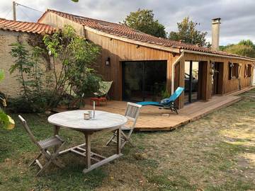 Gîte pour 2 personnes, avec terrasse et jardin à Saint-Laurent-Médoc
