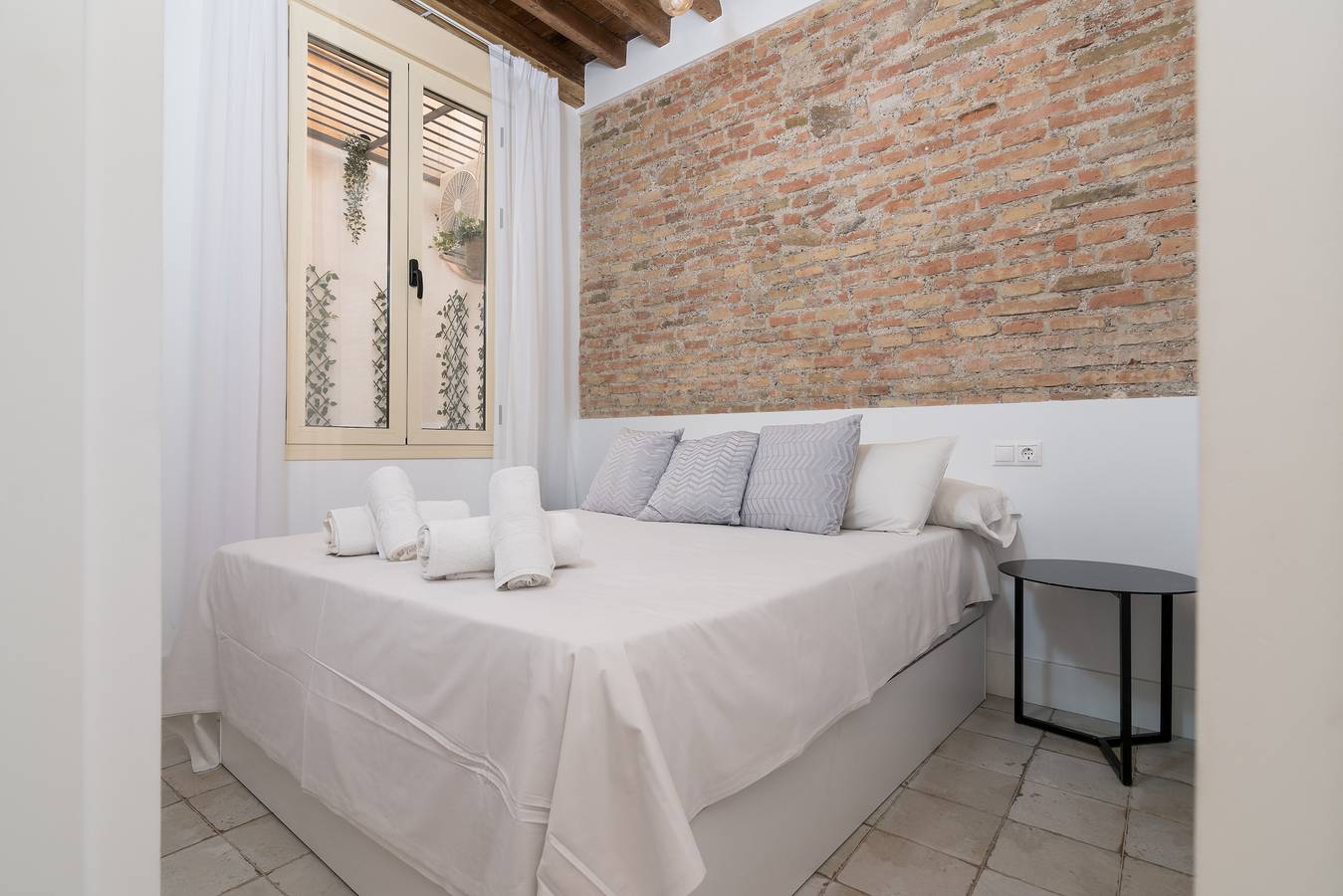 Entire apartment, S H Sweet Álamos Iii in Malaga Centro Historico, Malaga