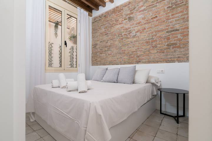 Entire apartment, S H Sweet Álamos III in Malaga Centro Historico, Malaga