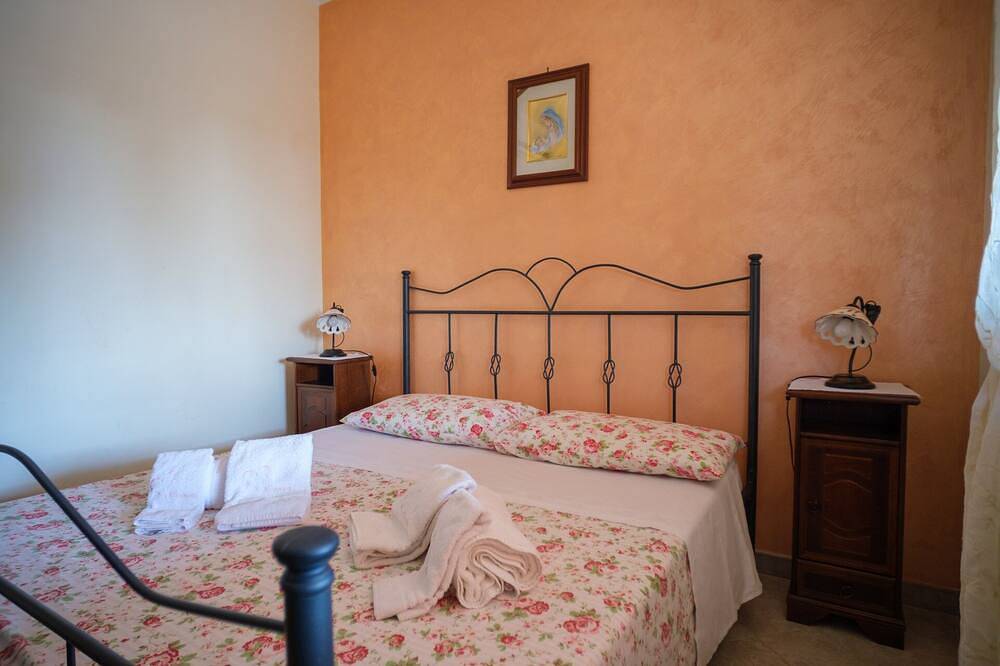 Trullo In Villetta Privata,  Piscina , Giardino, Ulivi Secolari, Wi-Fi, Barbecue in La Pergola, Provincia di Bari