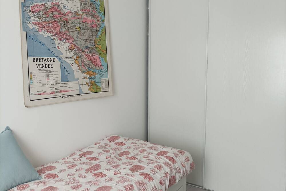 Spacious and bright T3 apartment in Tours, Región de Tours