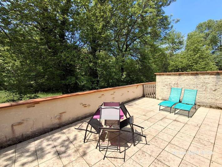 Location de vacances pour 4 personnes, avec terrasse ainsi que vue et vue sur le lac dans Lac des Montagnès - 2