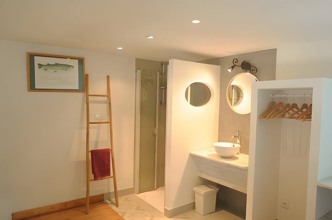 Apartamento entero, Apartamento 'La Truite' con terraza privada, Wi-Fi y aire acondicionado in L'Isle-sur-la-Sorgue, Vaucluse