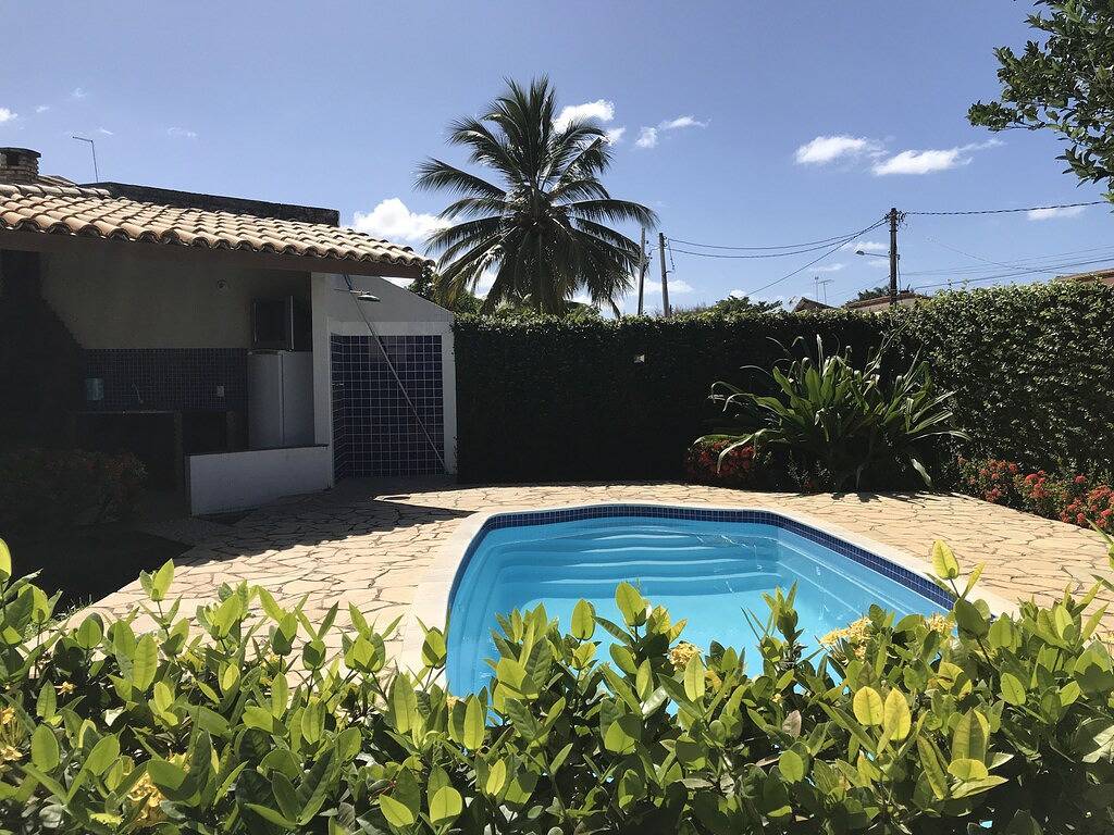 Gemütliches und charmantes Haus mit Pool und Garten in einer Wohnanlage direkt am Meer! in Camaçari, Linha Verde