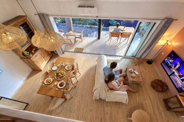 Location de vacances pour 8 personnes, avec vue et jardin dans Port Des Lecques Saint Cyr Sur Mer - 4