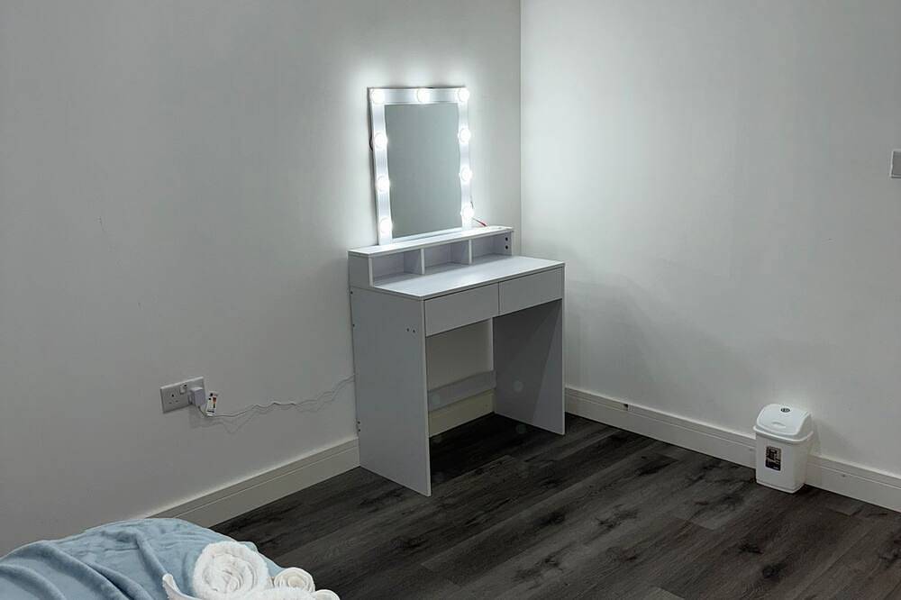 Ganze Wohnung, Ideal Heathrow Base. 2Br, 2Ba Apt in Hounslow in Hounslow, London