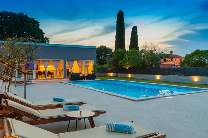 Villa für 12 Personen, mit Terrasse und Pool in Rovinj - 3