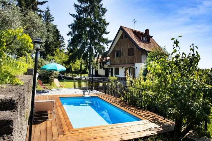 Ferienhaus für 4 Personen, mit Garten und Ausblick sowie Pool - 1