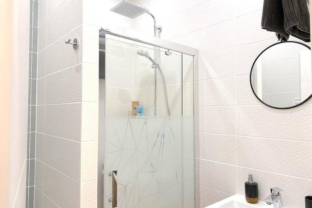 Appartement entier, Cocon moderne au cœur de Rochefort - Studio élégant pour un séjour inoubliable in Rochefort, Région de Rochefort