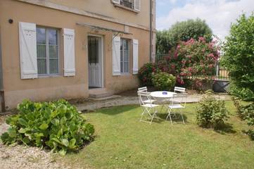 Gîte pour 4 personnes, avec jardin à Avallon