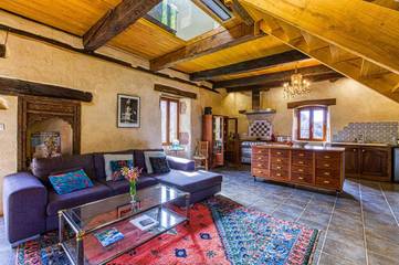 Location de vacances pour 9 personnes, avec jardin et jacuzzi dans Conques-en-Rouergue