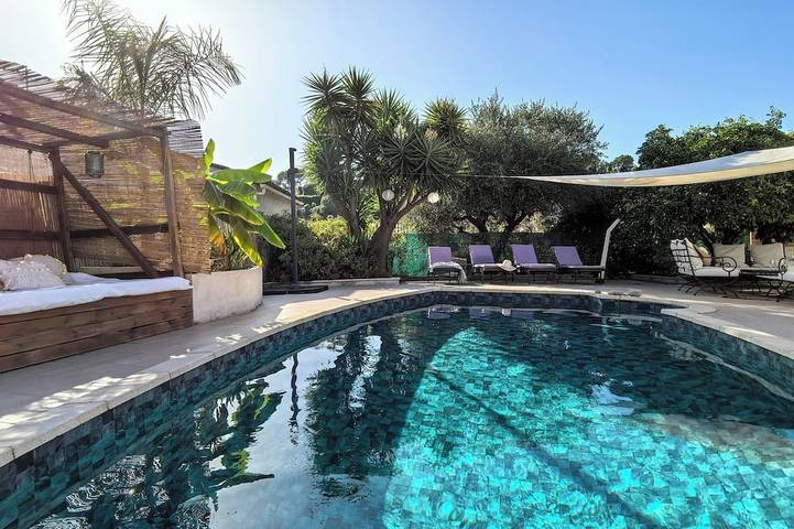 Location de vacances pour 10 personnes, avec Terrasse et Jardin à Pégomas